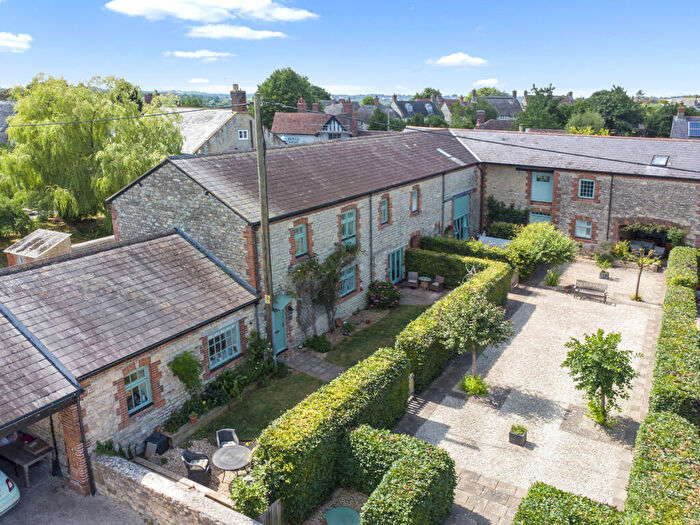 4 Bedroom Barn Conversion For Sale In Greenhill Courtyard, Sherborne, DT9