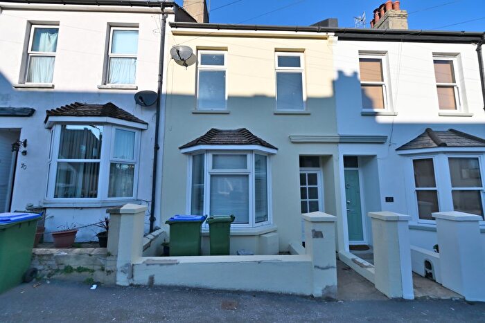 3 Bedroom Terraced House For Sale In Evelyn Avenue, Newhaven, BN9