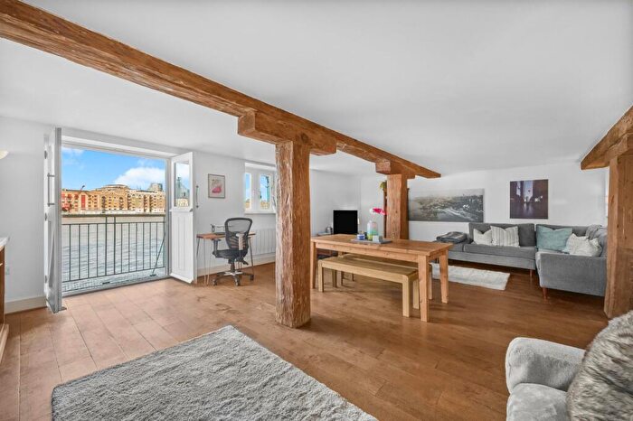 2 Bedroom Flat To Rent In Rotherhithe Street, Surrey Quays, SE16