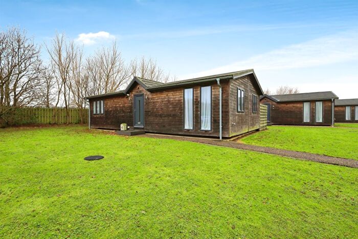 2 Bedroom Park Home For Sale In Hailsham Road, Stone Cross, Pevensey, BN24