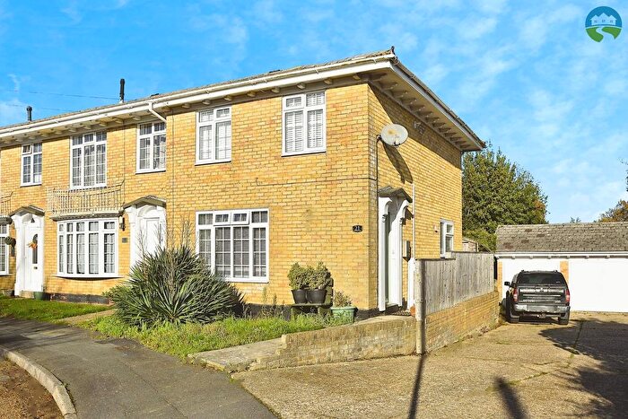 3 Bedroom End Of Terrace House To Rent In Leighwood Close, Ryde, PO33