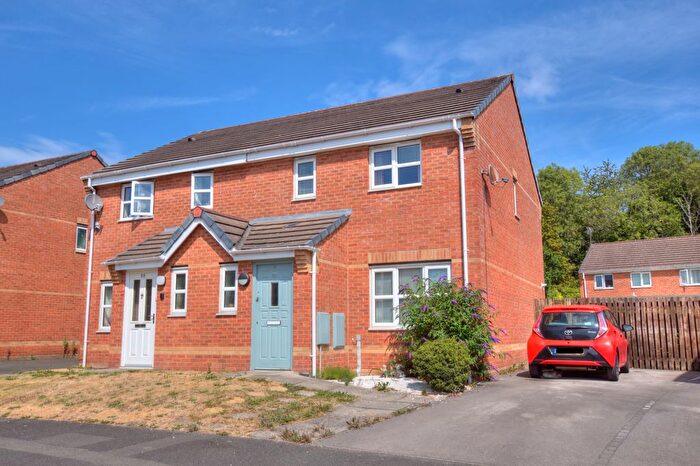 3 Bedroom Semi Detached House For Sale In Blenheim Close, Padgate, Warrington, WA2