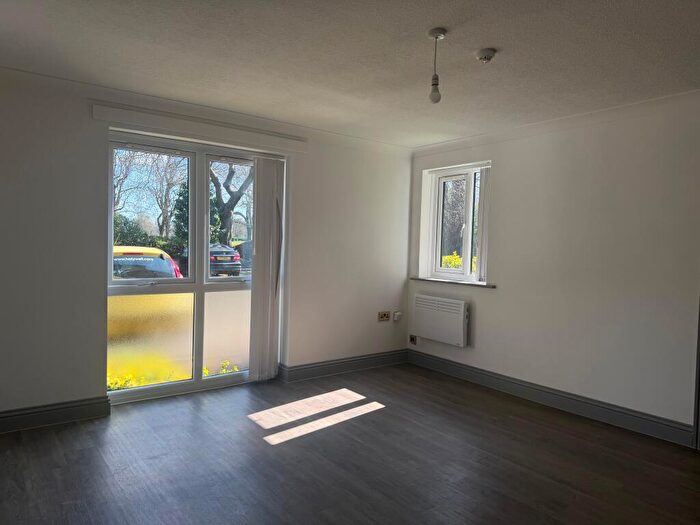 2 Bedroom Apartment To Rent In Beech Grove, PR1