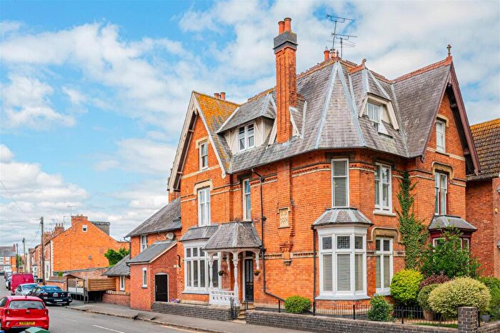5 Bedroom House For Sale In Northampton Road, Market Harborough, LE16