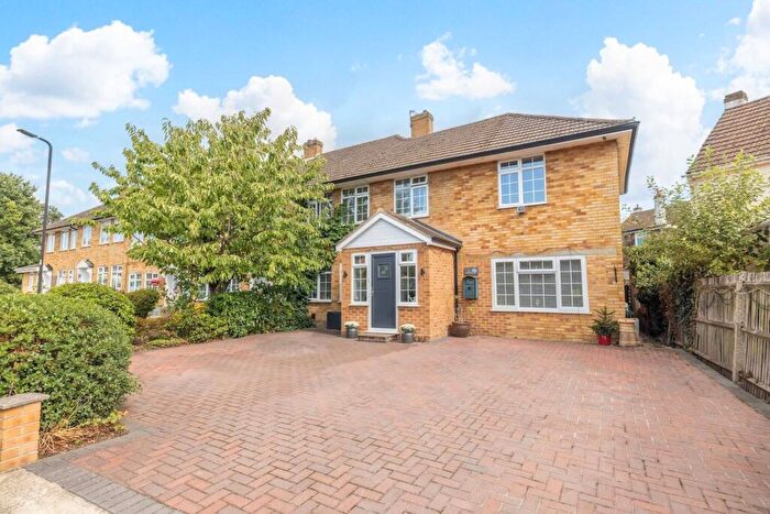 4 Bedroom Semi-Detached House For Sale In Averil Court, Taplow, Maidenhead, SL6