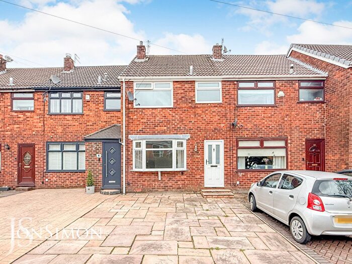 2 Bedroom Town House For Sale In Sherwood Close, Tottington, Bury, BL8