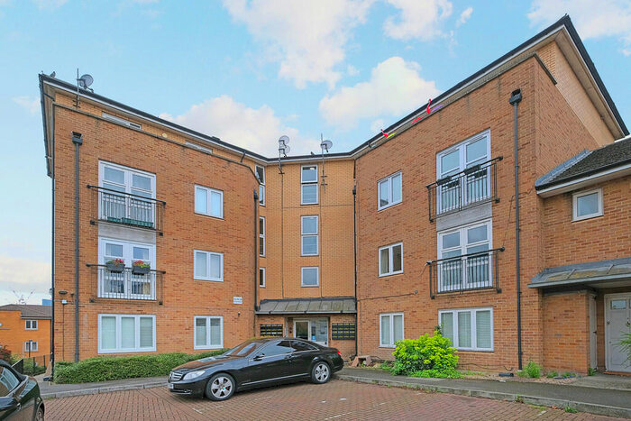1 Bedroom Apartment To Rent In Buxhall Cresent, Hackney Wick, E9