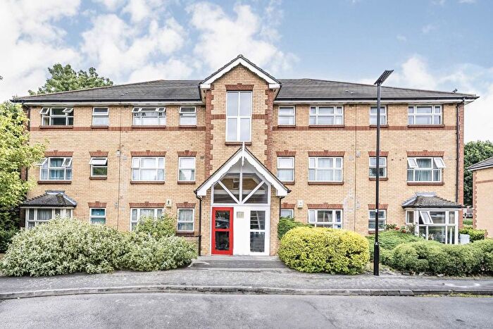 2 Bedroom Flat To Rent In Taylor Close, Hounslow, TW3