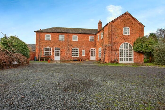 4 Bedroom Detached House For Sale In Tyberton Court, Madley, Hereford, HR2