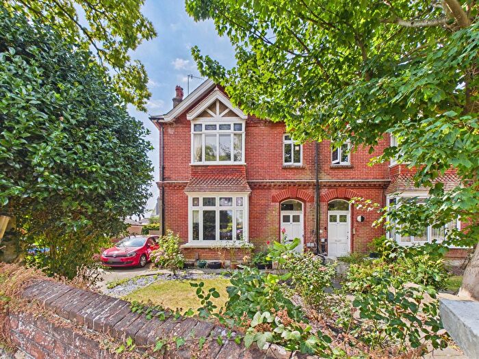 1 Bedroom Flat For Sale In Richmond Road, Worthing, BN11