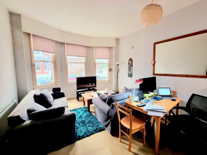 2 Bedroom Flat To Rent In Milton Avenue, Highgate, N6
