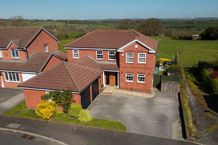 4 Bedroom Detached House For Sale In Hillcrest Avenue, Wessington, DE55