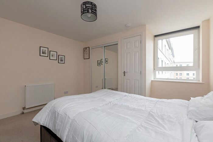 1 Bedroom Flat For Sale In Flat, Waterfront Park, Edinburgh, EH5
