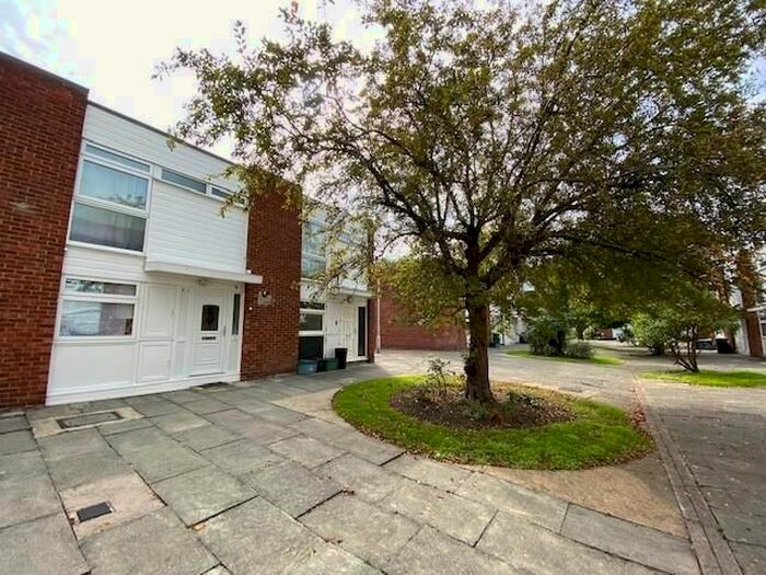 3 Bedroom Terraced House To Rent In Brierley Close, London, SE25