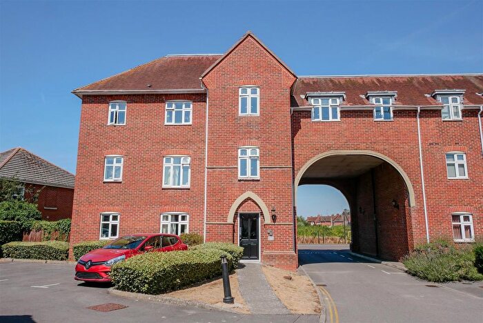 3 Bedroom Flat For Sale In Walter Bigg Way, Wallingford, OX10