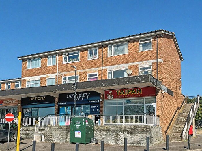 3 Bedroom Flat For Sale In Plomer Green Avenue, Downley, High Wycombe, HP13