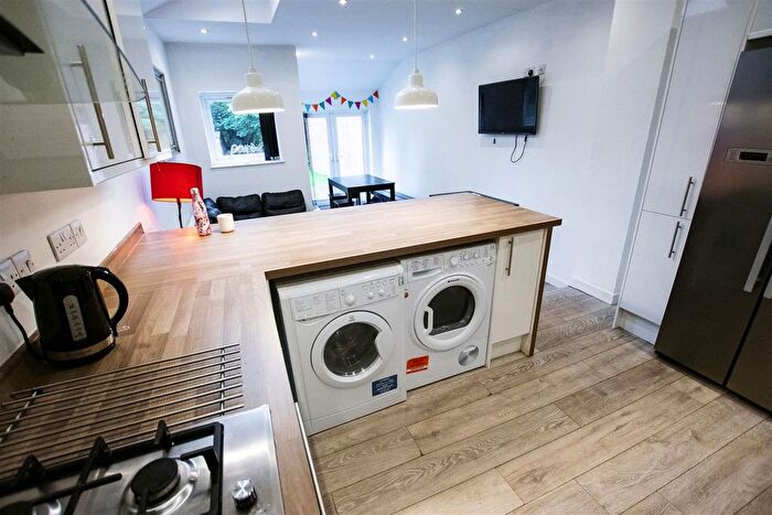 5 Bedroom Property To Rent In Heeley Road, Selly Oak, Birmingham, B29