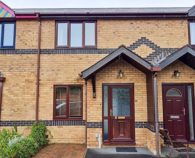2 Bedroom Property To Rent In Bed, Trefechan, SY23