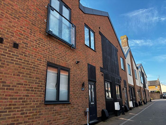 3 Bedroom Property To Rent In Denmark Place, Tring, HP23