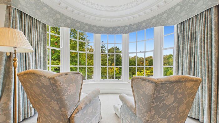 2 Bedroom Flat For Sale In Hollins Lane, Silverdale, LA5