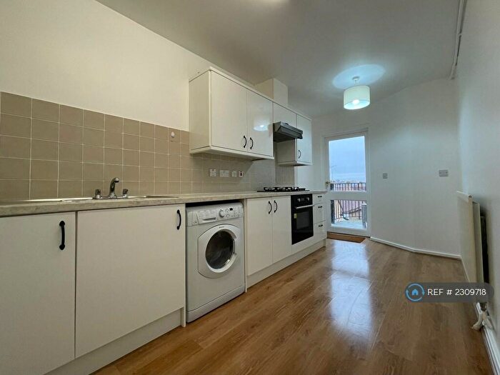1 Bedroom Flat To Rent In Hearnshaw Street, London, E14