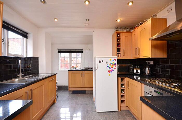 4 Bedroom House To Rent In Harcourt Road, Stratford, London, E15