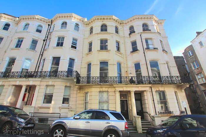 Flat To Rent In Chesham Place, Brighton, BN2