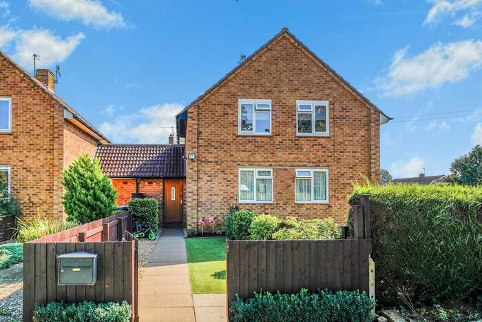 2 Bedroom Maisonette For Sale In Coombefield Road, Wickhamford, Evesham, Worcestershire, WR11