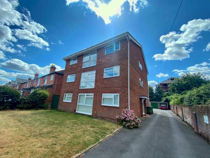 1 Bedroom Apartment To Rent In Oakley Road - Shirley, SO16