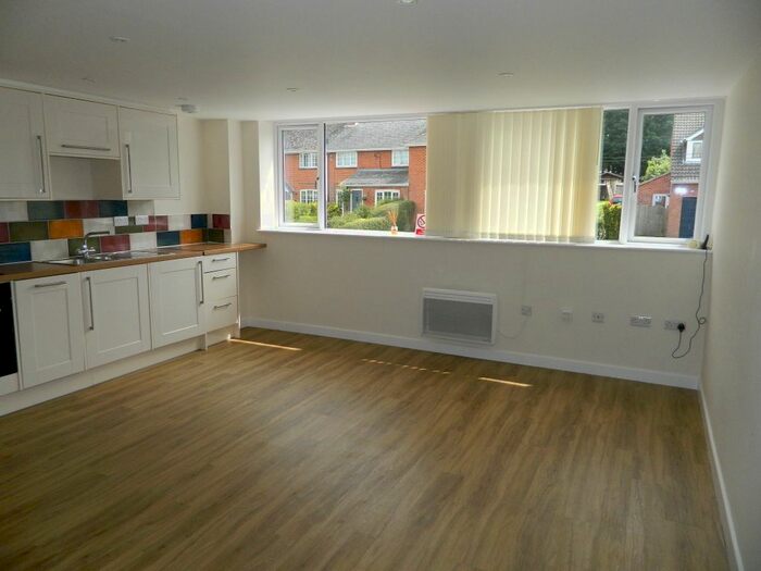 1 Bedroom Flat To Rent In The Street, Old Basing, RG24