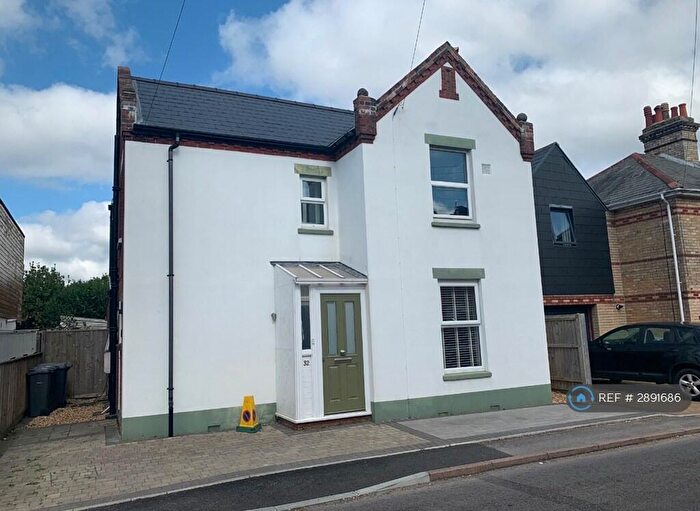 2 Bedroom Flat To Rent In Stourfield Road, Bournemouth, BH5
