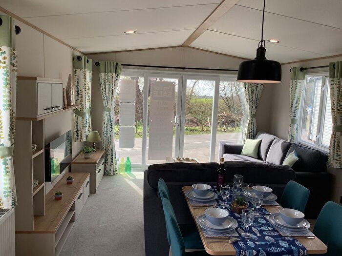 2 Bedroom Park Home For Sale In Marlie Holiday Park, Dymchurch Rd New Romney, TN28