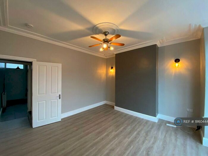 4 Bedroom Terraced House To Rent In Highfield Road, Leeds, LS13