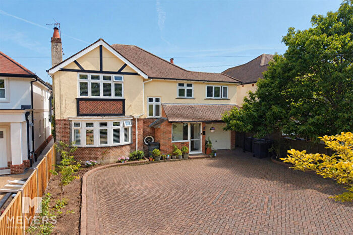 4 Bedroom Detached House For Sale In Carbery Avenue, Bournemouth, BH6