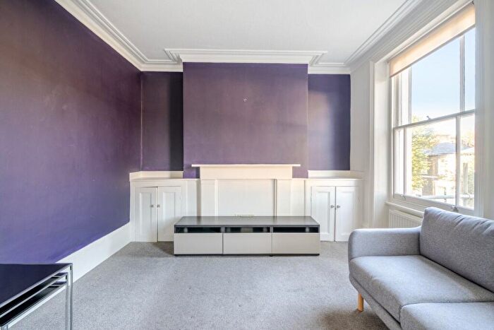 3 Bedroom Flat For Sale In Lorrimore Road, London, SE17