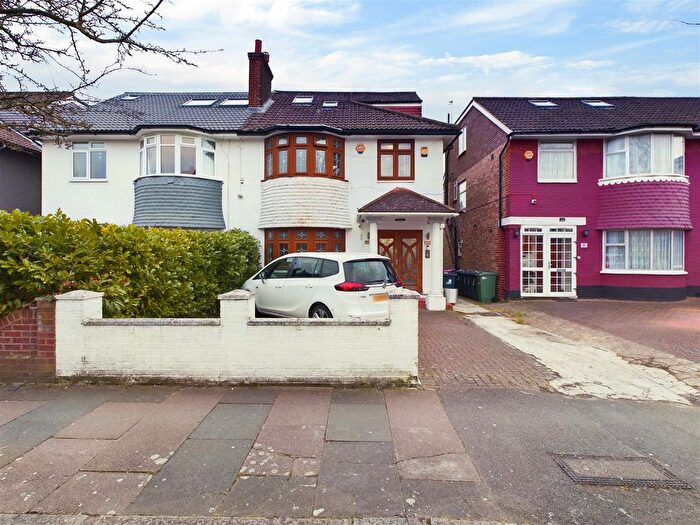 6 Bedroom Property To Rent In St. Dunstans Avenue, London, W3