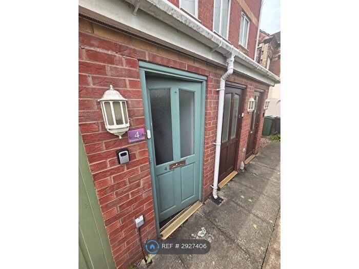 2 Bedroom Flat To Rent In Fountain Court, Birkenhead, CH42