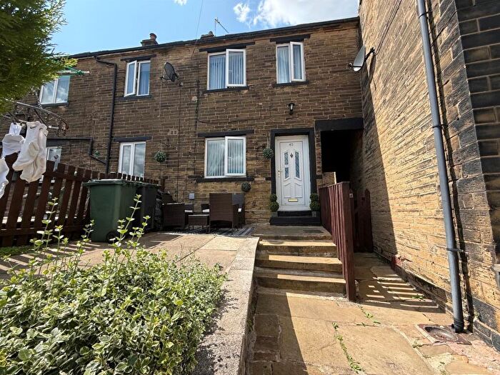 2 Bedroom Cottage For Sale In Croft Street, Idle, Bradford, BD10