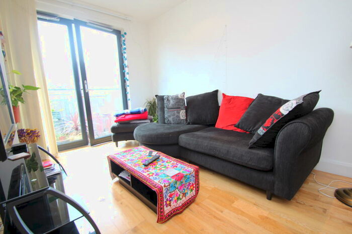 2 Bedroom Flat To Rent In Surrey Street, Croydon, CR0