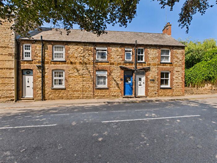 2 Bedroom End Of Terrace House To Rent In , Church Street, Burton Latimer, NN15
