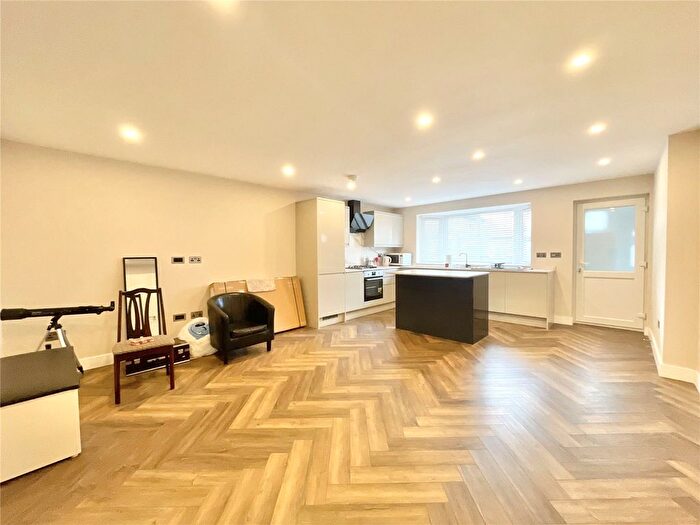 2 Bedroom Flat To Rent In Wedmore Road, Greenford, UB6