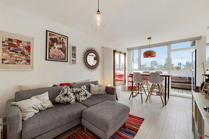 2 Bedroom Flat For Sale In Morgan House, Vauxhall Bridge Road, Pimlico, SW1V