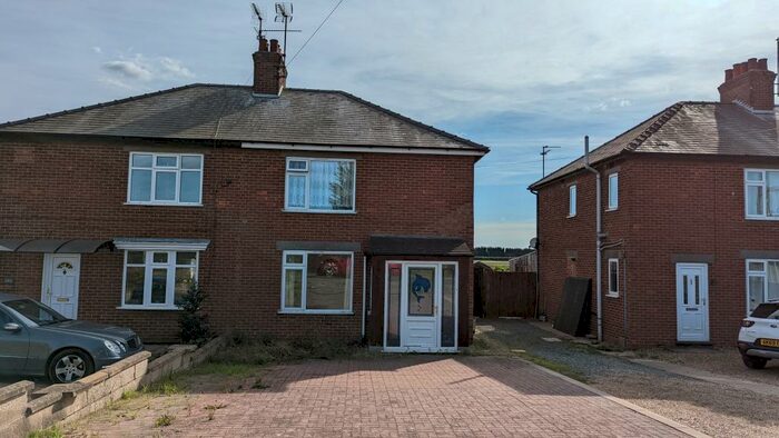 2 Bedroom Semi-Detached House For Sale In Bourne Road, Spalding, PE11