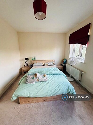 4 Bedroom Semi Detached House To Rent In Reservoir Way, Ilford, IG6