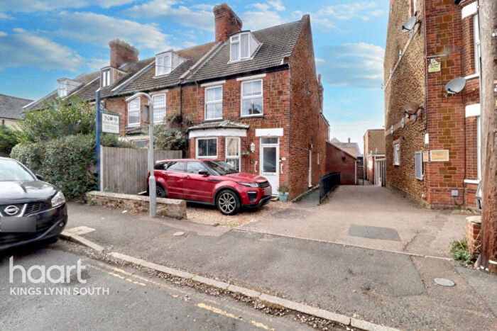 4 Bedroom End Of Terrace House For Sale In Church Street, Hunstanton, PE36