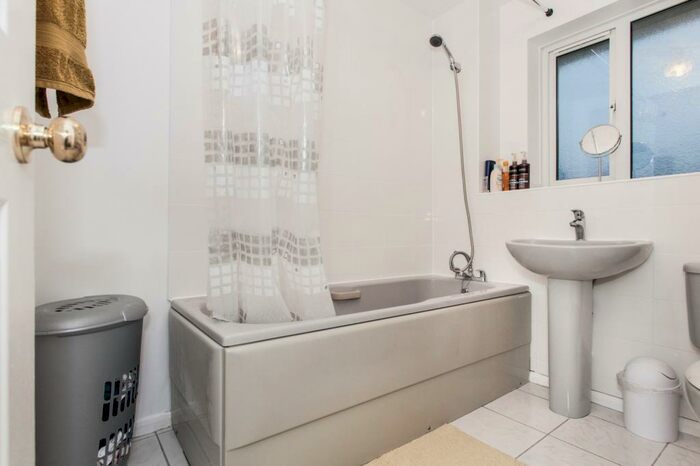 3 Bedroom Semi-Detached House To Rent In Antelope Way, CB1