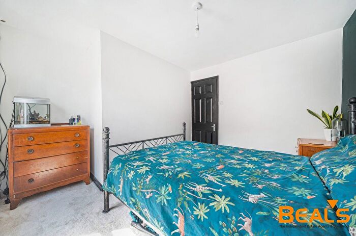2 Bedroom Detached House For Sale In Alma Street, Gosport, Hampshire, PO12