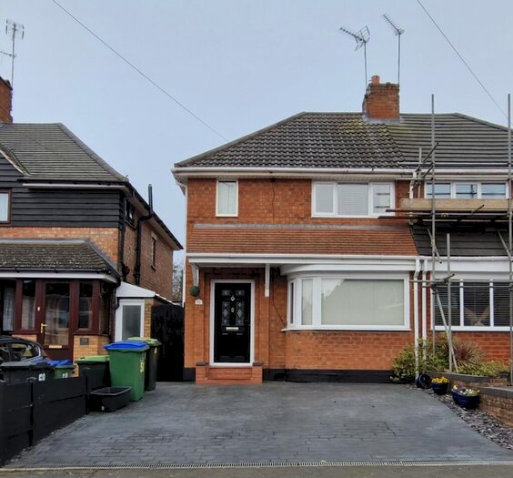 3 Bedroom Semi-Detached House To Rent In Lewis Road, Oldbury, West Midlands, B68