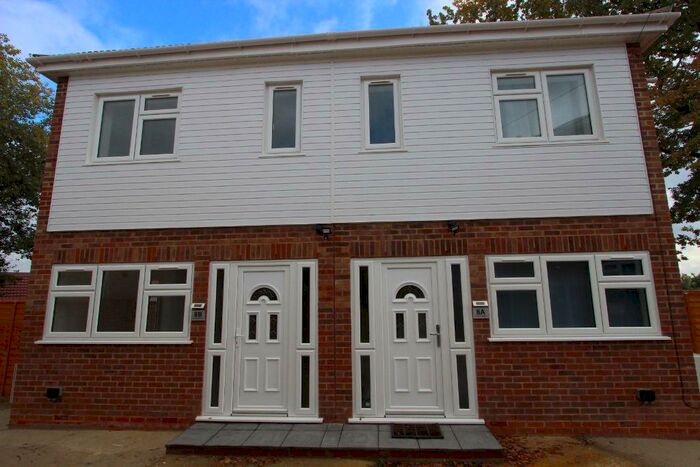 3 Bedroom Semi-Detached House To Rent In Wannock Garden, Ilford, Ilford, Essex, IG6