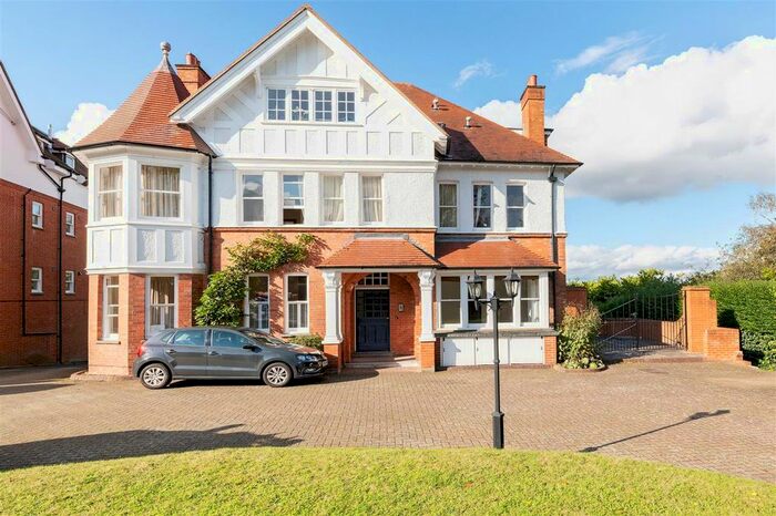 2 Bedroom Flat To Rent In Arthur Road, London, SW19